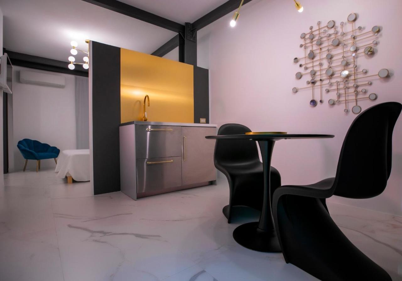 Azzoli Trapani - Apartments&Skypool - Adults Only المظهر الخارجي الصورة