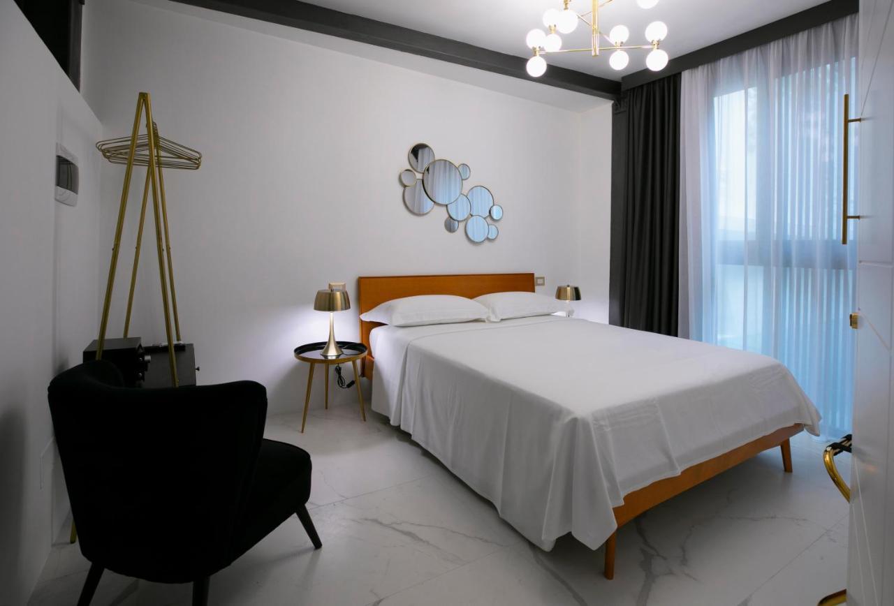 Azzoli Trapani - Apartments&Skypool - Adults Only المظهر الخارجي الصورة