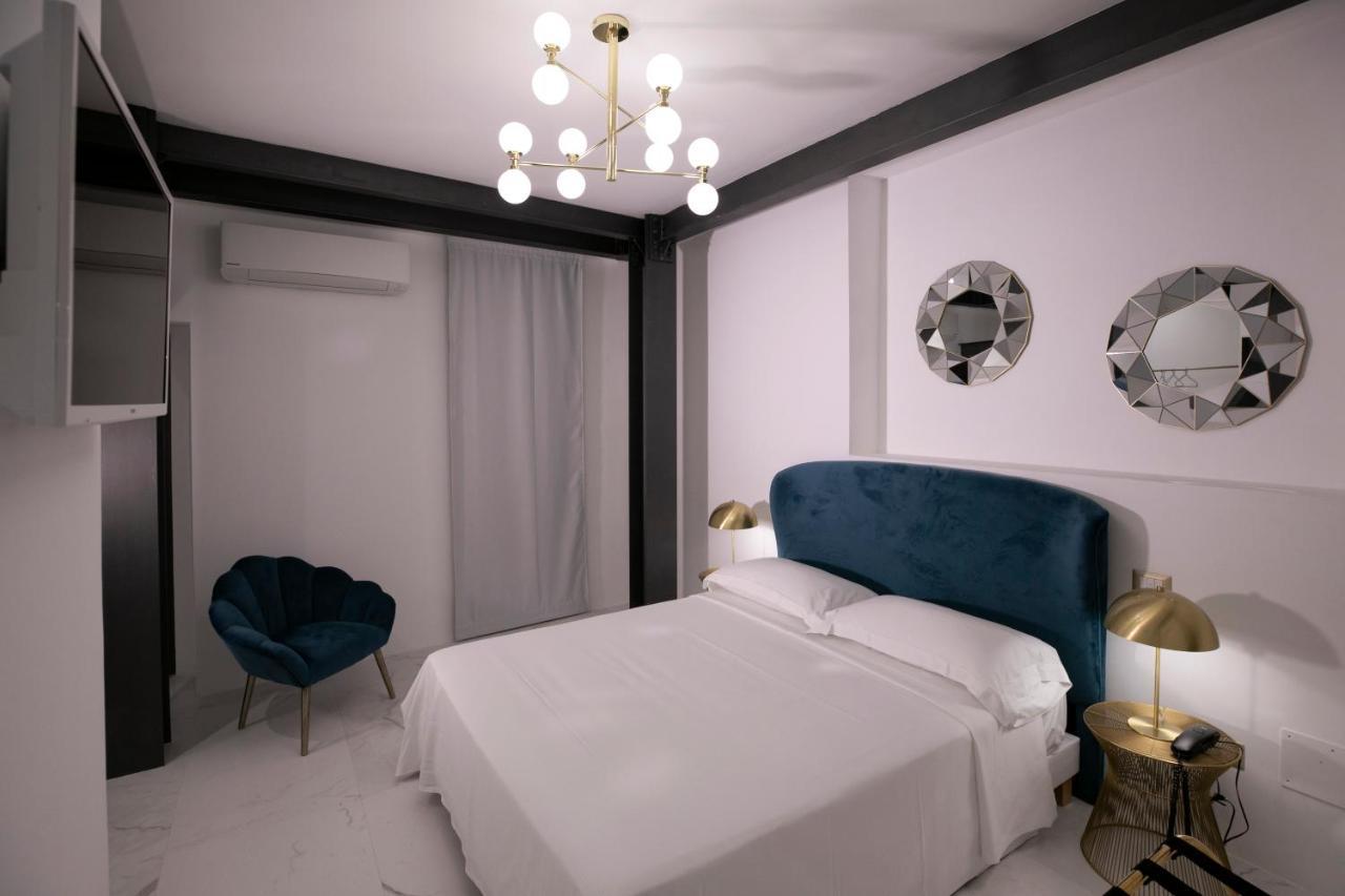 Azzoli Trapani - Apartments&Skypool - Adults Only المظهر الخارجي الصورة