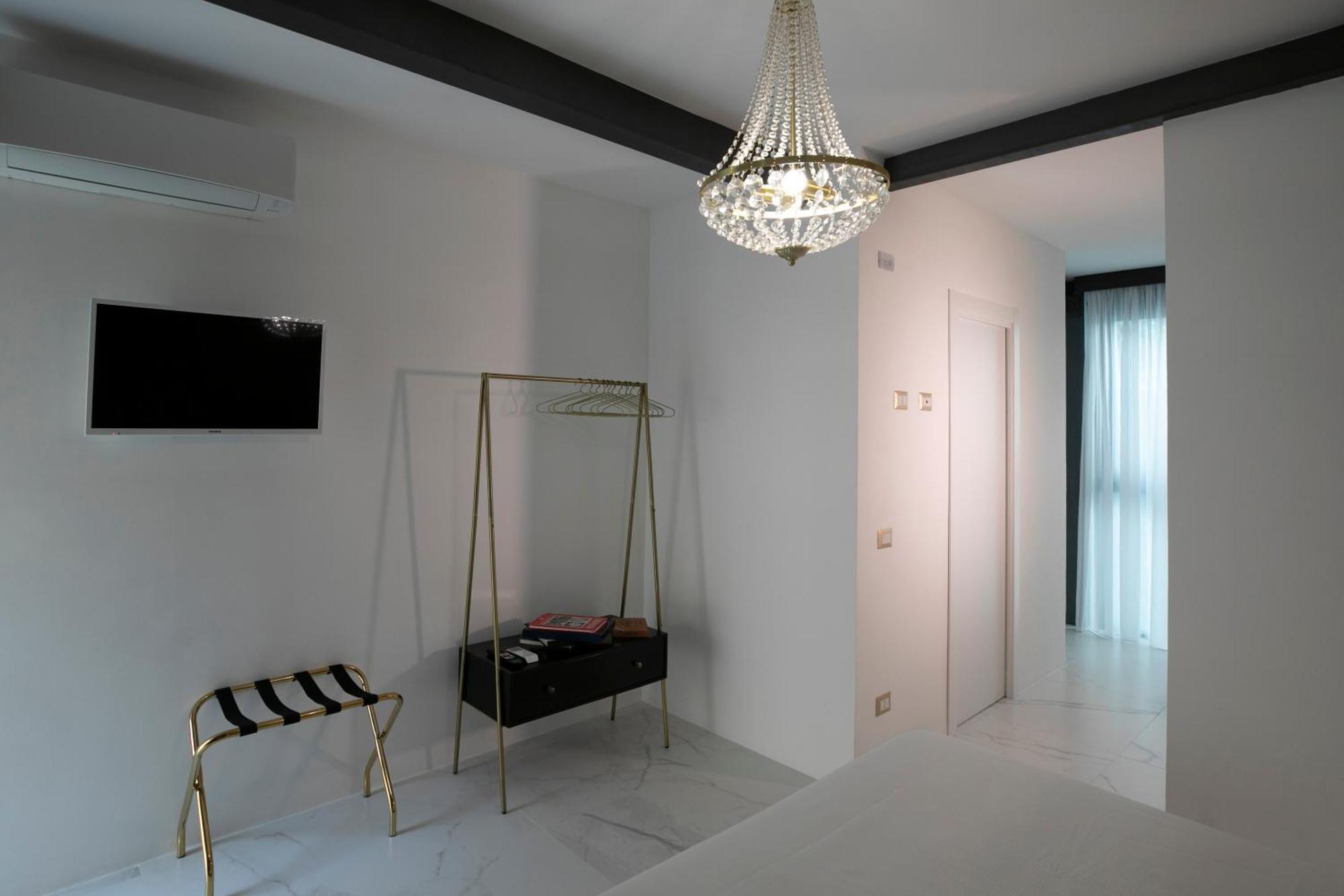 Azzoli Trapani - Apartments&Skypool - Adults Only المظهر الخارجي الصورة